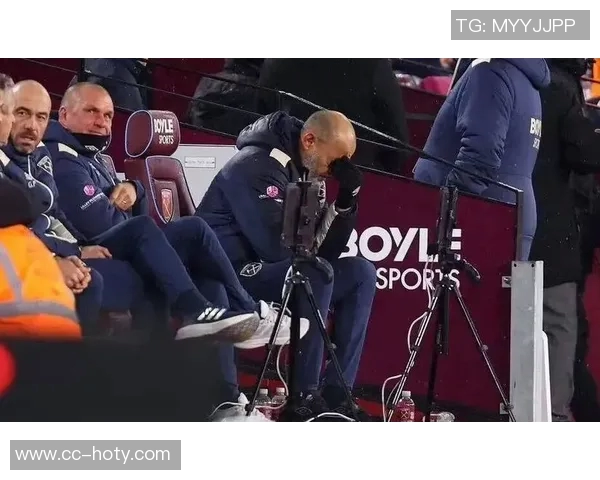 西汉姆降级危机加剧12个月更换4名主帅努诺面临下课压力