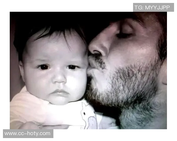 贝克汉姆为92班队友加里内维尔庆生送上诚挚祝福的温馨时刻 贝克汉姆为92班队友加里内维尔庆生送上诚挚祝福的温馨时刻