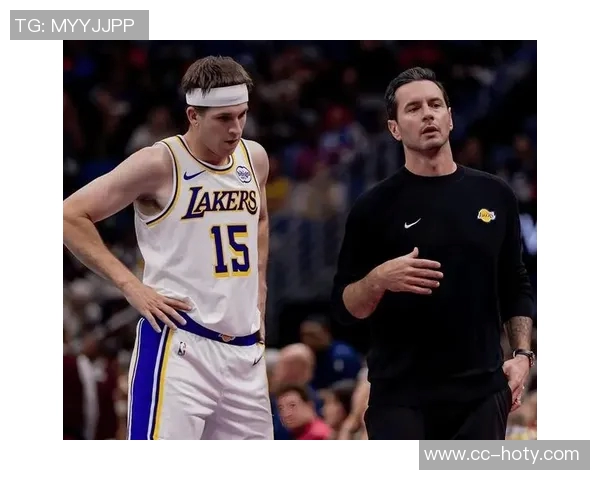 湖人训练营亮点频现替补阵容超越主力范德比尔特健康回归助力球队